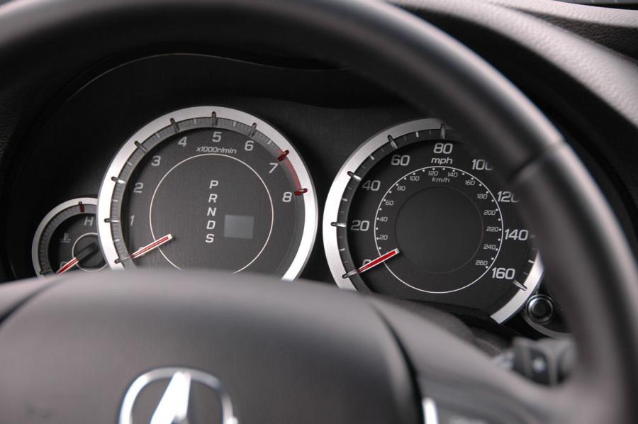 Панель приборов Acura TSX V6 2010 года  (фото 54 из 87)